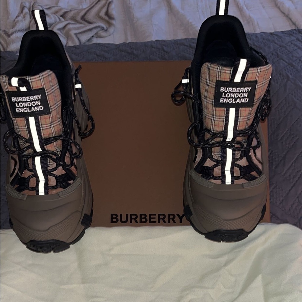 Burberry shoes size 10 men’s